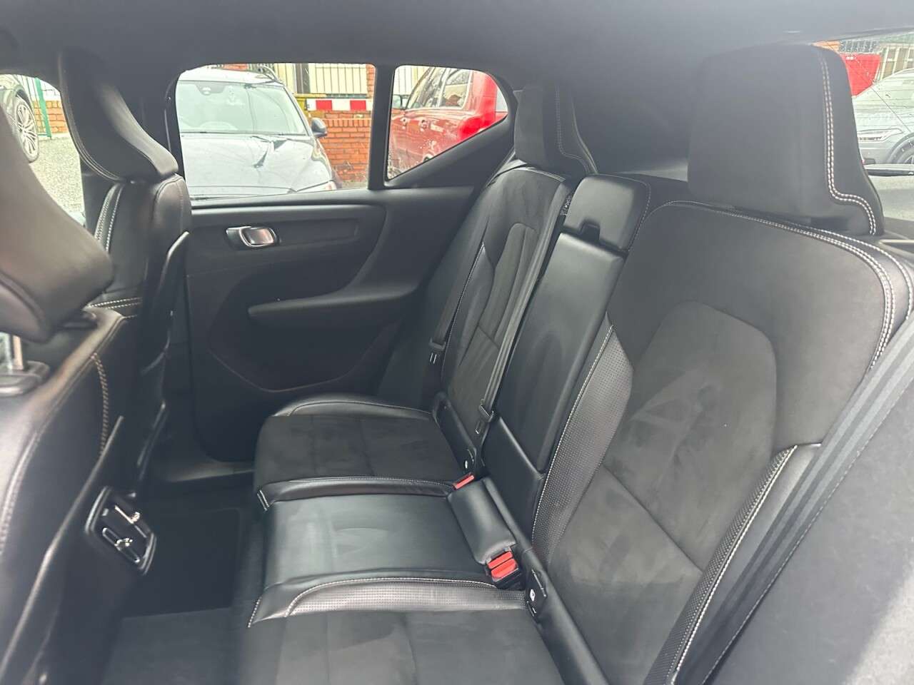 2020 VOLVO XC40 2020 VOLVO XC40