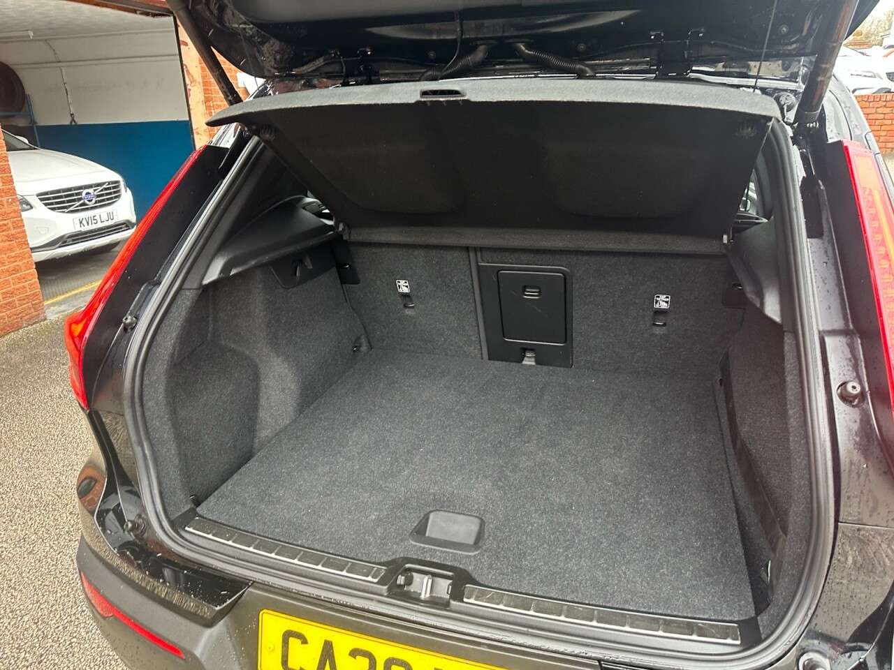 2020 VOLVO XC40 2020 VOLVO XC40