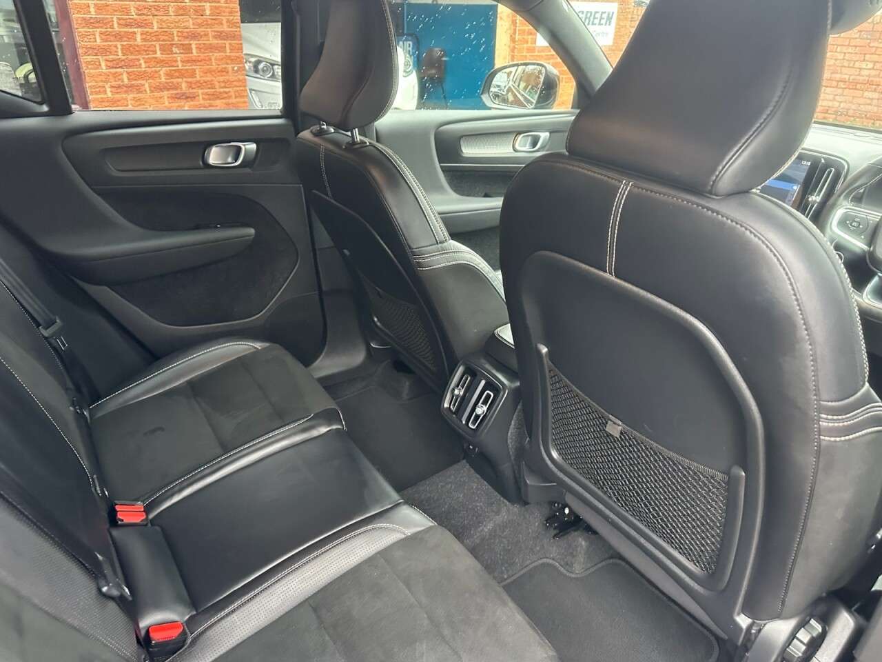 2020 VOLVO XC40 2020 VOLVO XC40