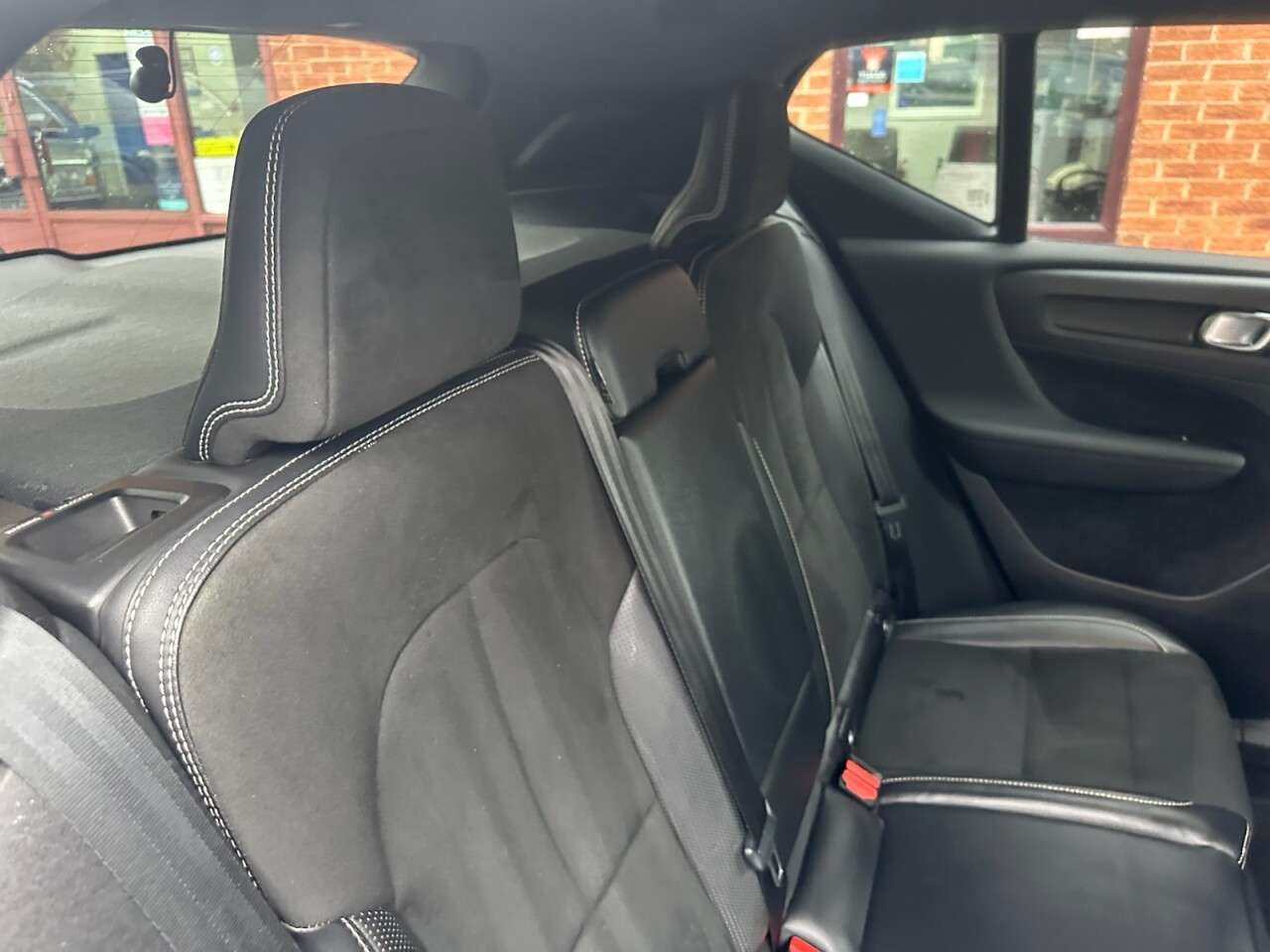 2020 VOLVO XC40 2020 VOLVO XC40