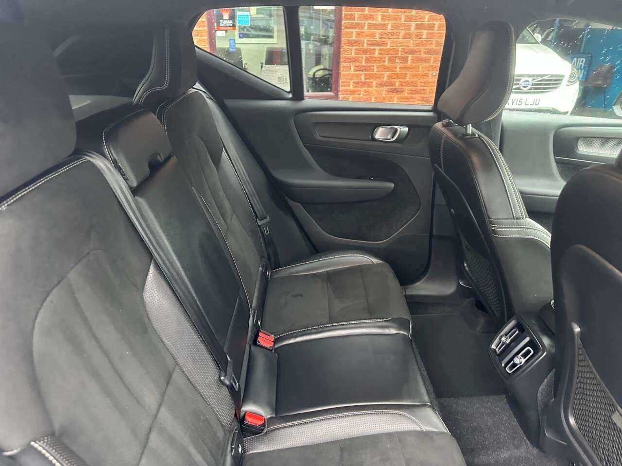 2020 VOLVO XC40 2020 VOLVO XC40