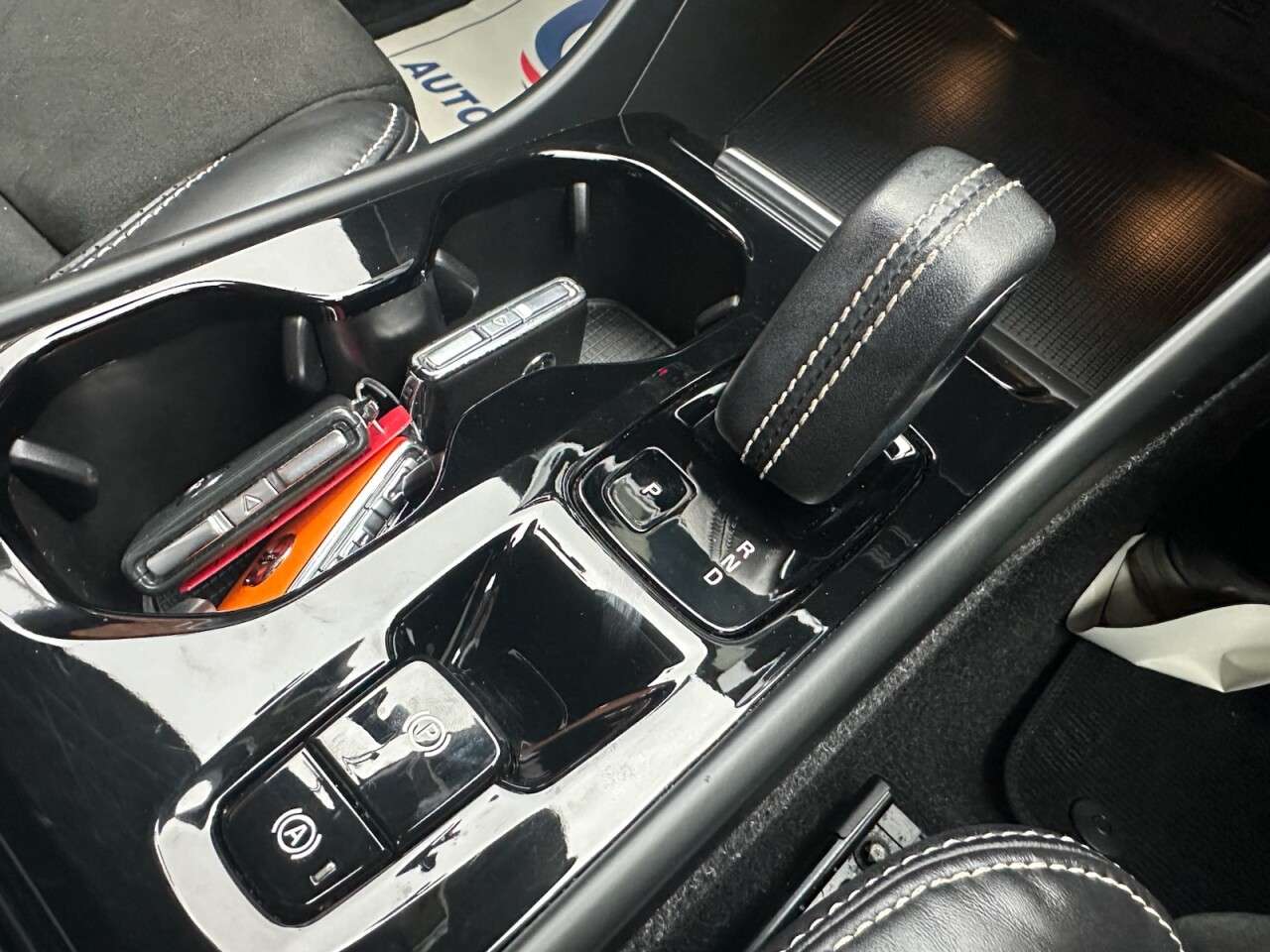 2020 VOLVO XC40 2020 VOLVO XC40