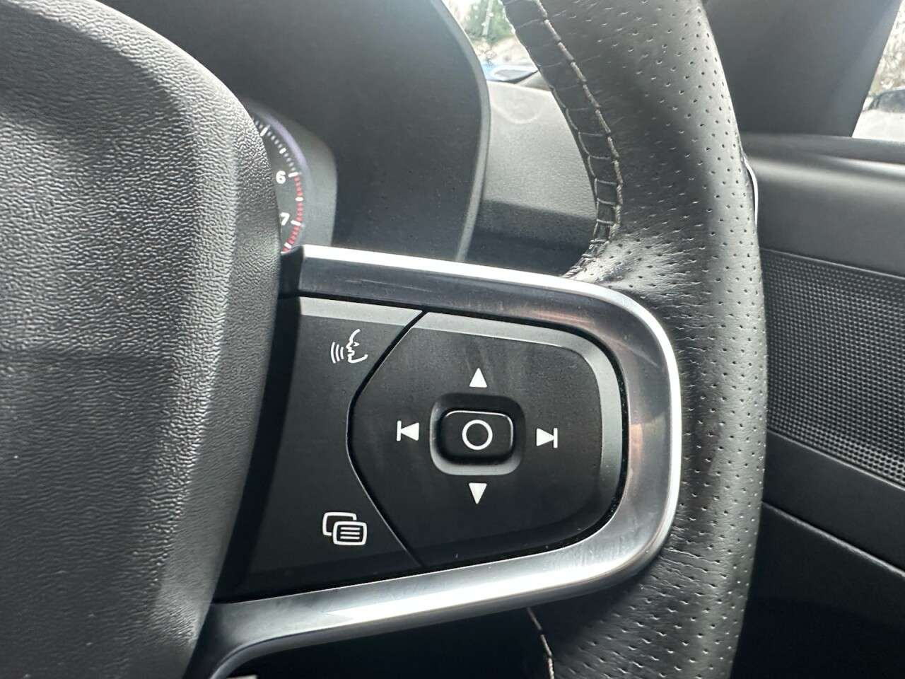 2020 VOLVO XC40 2020 VOLVO XC40