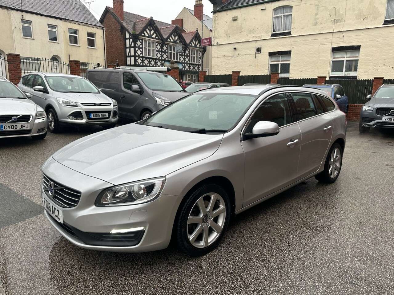 A 2018 VOLVO V60 2.0 D2 SE Nav Estate 5dr Diesel Manual Euro 6 (s/s) (120 ps) Rear parking s A 2018 VOLVO V60 2.0 D2 SE Nav Estate 5dr Diesel Manual Euro 6 (s/s) (120 ps) Rear parking s