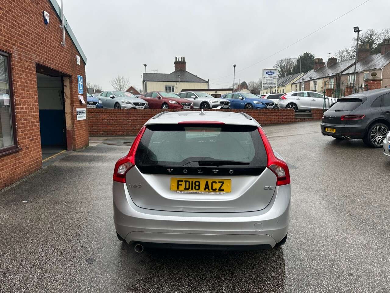 2018 VOLVO V60 2018 VOLVO V60