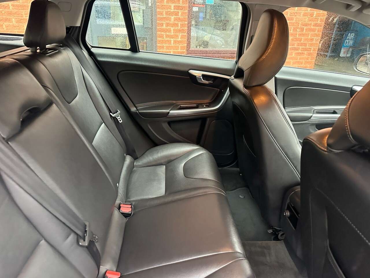 2018 VOLVO V60 2018 VOLVO V60