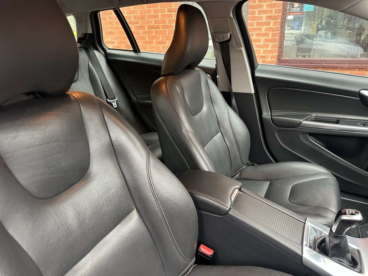 2018 VOLVO V60 2018 VOLVO V60