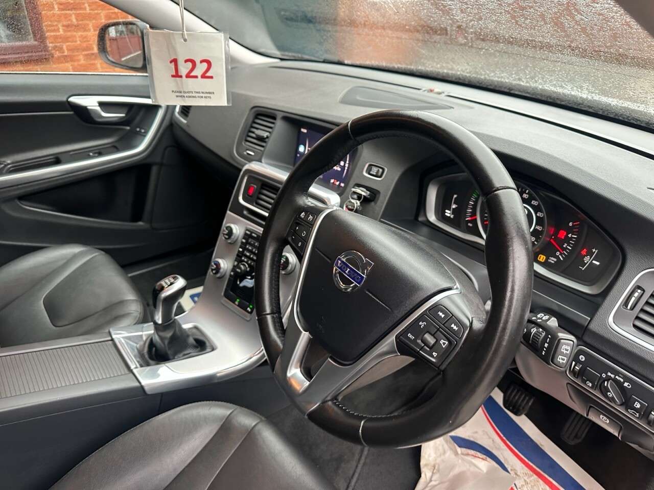 2018 VOLVO V60 2018 VOLVO V60