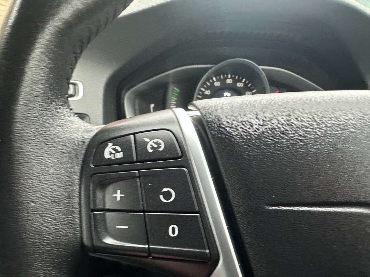 2018 VOLVO V60 2018 VOLVO V60