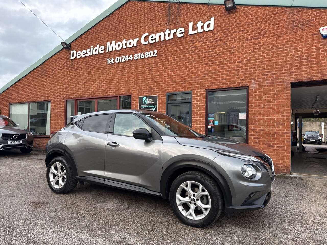 A 2022 NISSAN JUKE 1.0 DIG-T N-Connecta SUV 5dr Petrol Manual Euro 6 (s/s) (114 ps) Rear view A 2022 NISSAN JUKE 1.0 DIG-T N-Connecta SUV 5dr Petrol Manual Euro 6 (s/s) (114 ps) Rear view