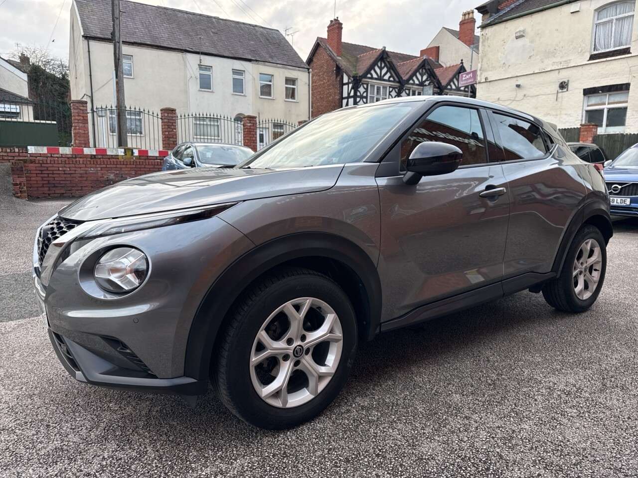 A 2022 NISSAN JUKE 1.0 DIG-T N-Connecta SUV 5dr Petrol Manual Euro 6 (s/s) (114 ps) Rear view A 2022 NISSAN JUKE 1.0 DIG-T N-Connecta SUV 5dr Petrol Manual Euro 6 (s/s) (114 ps) Rear view