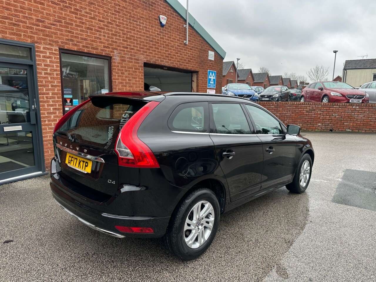 2017 VOLVO XC60 2017 VOLVO XC60