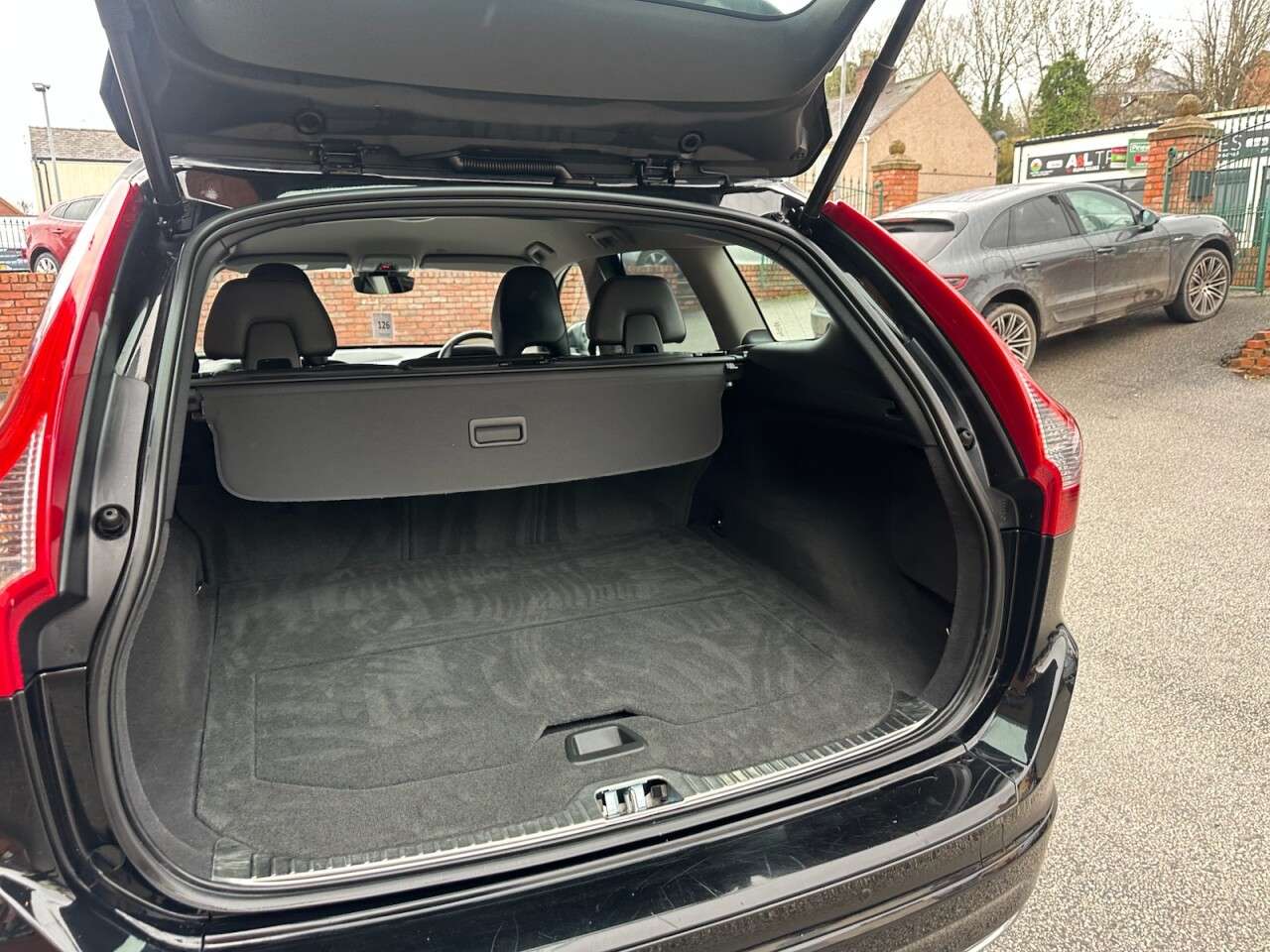 2017 VOLVO XC60 2017 VOLVO XC60