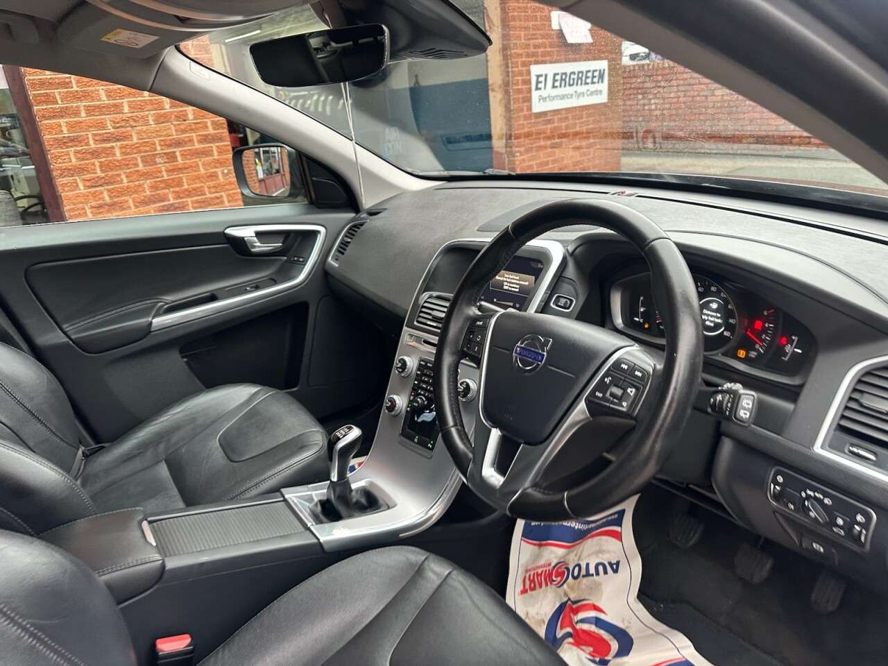 2017 VOLVO XC60 2017 VOLVO XC60