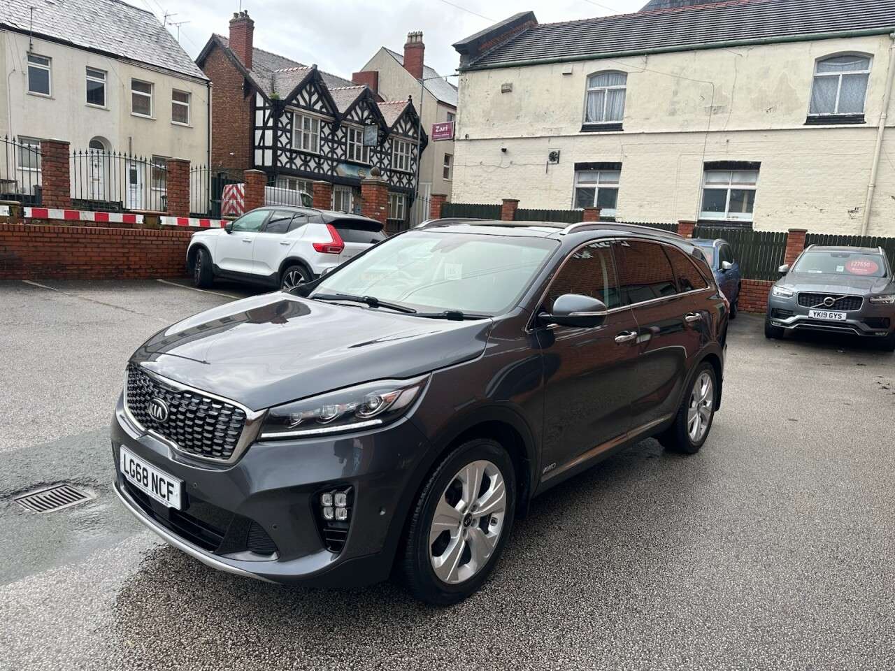 A 2018 KIA SORENTO 2.2 CRDi GT-Line S SUV 5dr Diesel Auto AWD Euro 6 (s/s) (197 bhp) Rear view A 2018 KIA SORENTO 2.2 CRDi GT-Line S SUV 5dr Diesel Auto AWD Euro 6 (s/s) (197 bhp) Rear view