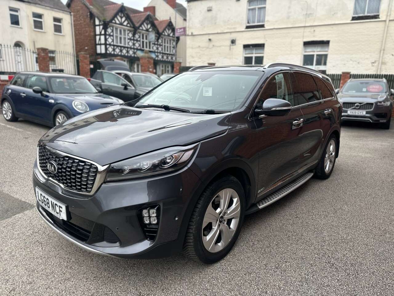 A 2018 KIA SORENTO 2.2 CRDi GT-Line S SUV 5dr Diesel Auto AWD Euro 6 (s/s) (197 bhp) Rear view A 2018 KIA SORENTO 2.2 CRDi GT-Line S SUV 5dr Diesel Auto AWD Euro 6 (s/s) (197 bhp) Rear view