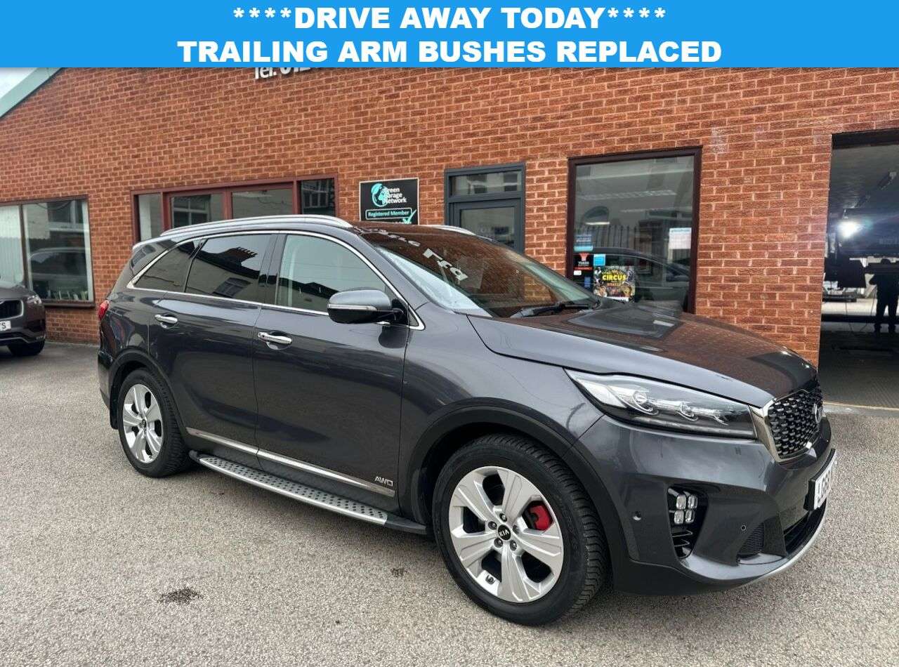 A 2018 KIA SORENTO 2.2 CRDi GT-Line S SUV 5dr Diesel Auto AWD Euro 6 (s/s) (197 bhp) Rear view A 2018 KIA SORENTO 2.2 CRDi GT-Line S SUV 5dr Diesel Auto AWD Euro 6 (s/s) (197 bhp) Rear view