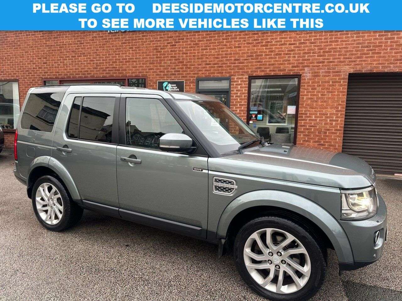 A 2015 LAND ROVER DISCOVERY 4 3.0 SD V6 HSE SUV 5dr Diesel Auto 4WD Euro 5 (s/s) (255 bhp) A 2015 LAND ROVER DISCOVERY 4 3.0 SD V6 HSE SUV 5dr Diesel Auto 4WD Euro 5 (s/s) (255 bhp)