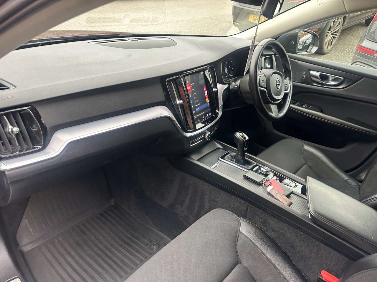 2019 VOLVO V60 2019 VOLVO V60