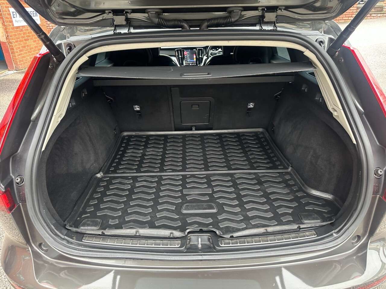 2019 VOLVO V60 2019 VOLVO V60