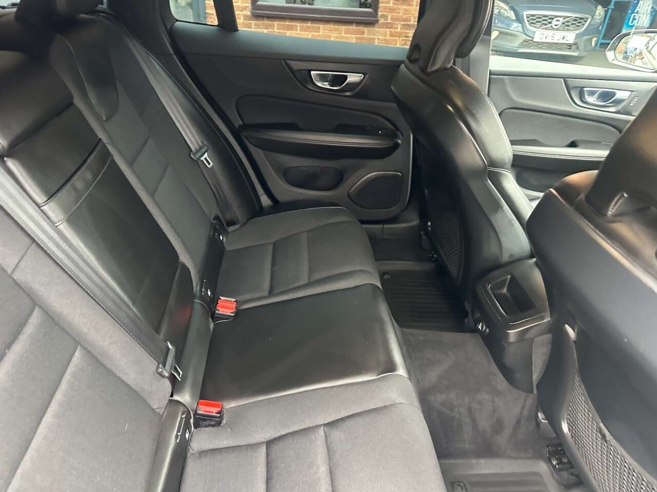 2019 VOLVO V60 2019 VOLVO V60