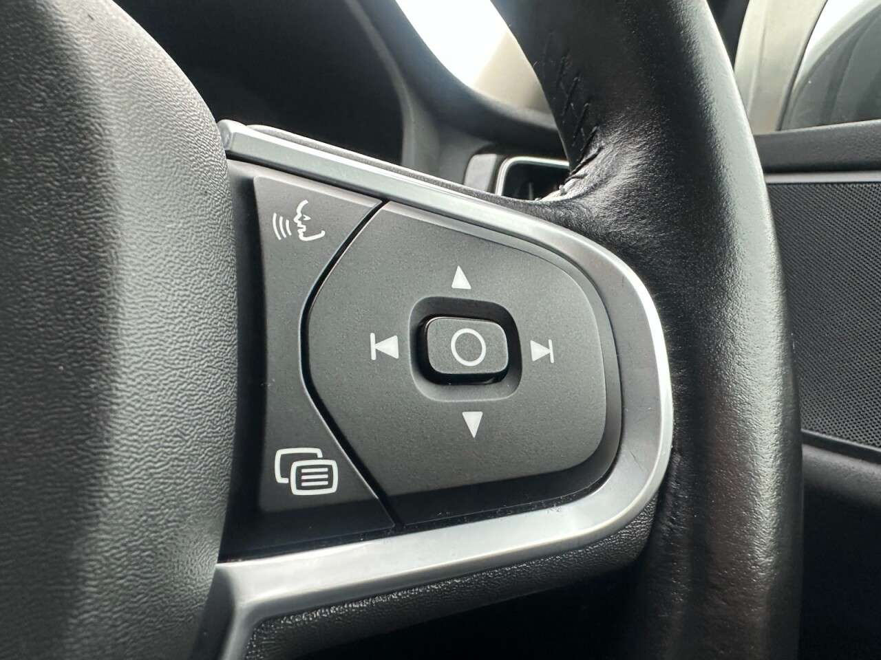 2019 VOLVO V60 2019 VOLVO V60