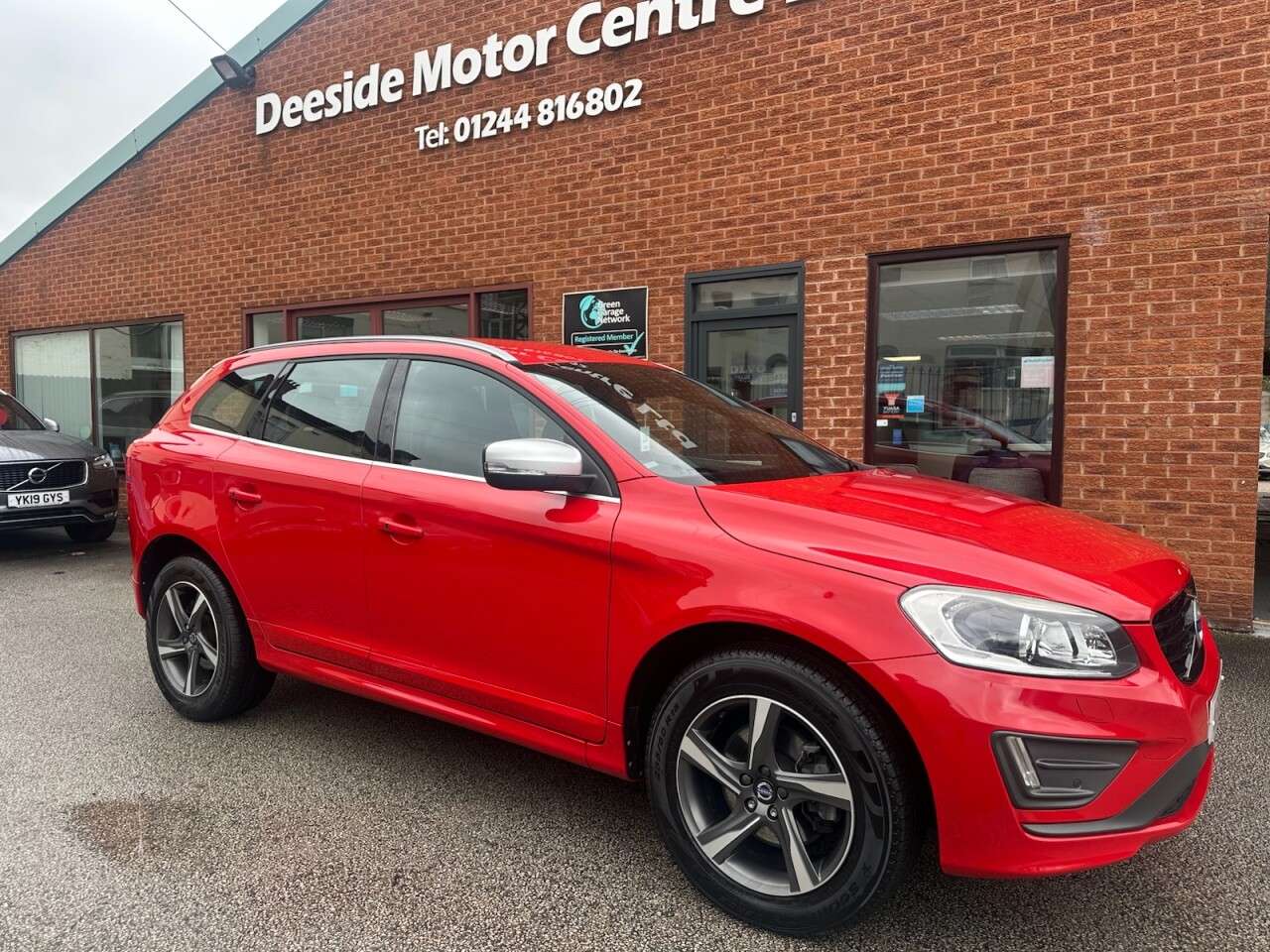 A 2016 VOLVO XC60 2.0 D4 R-Design Lux Nav SUV 5dr Diesel Manual Euro 6 (s/s) (190 ps) A 2016 VOLVO XC60 2.0 D4 R-Design Lux Nav SUV 5dr Diesel Manual Euro 6 (s/s) (190 ps)