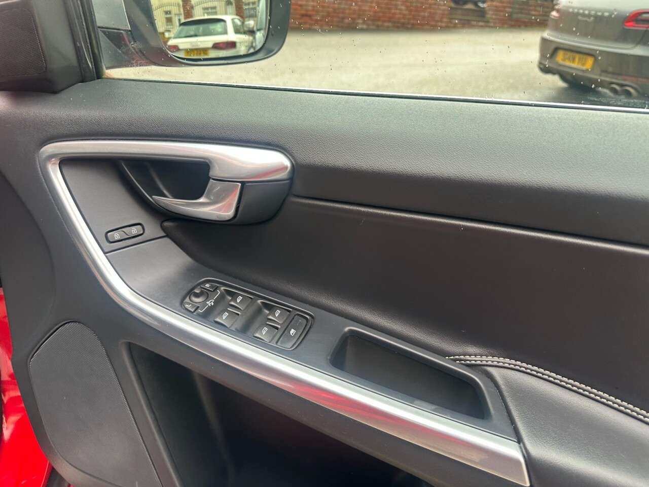 2016 VOLVO XC60 2016 VOLVO XC60