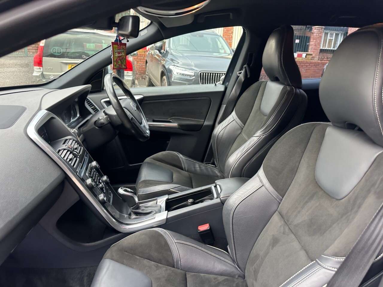 2016 VOLVO XC60 2016 VOLVO XC60