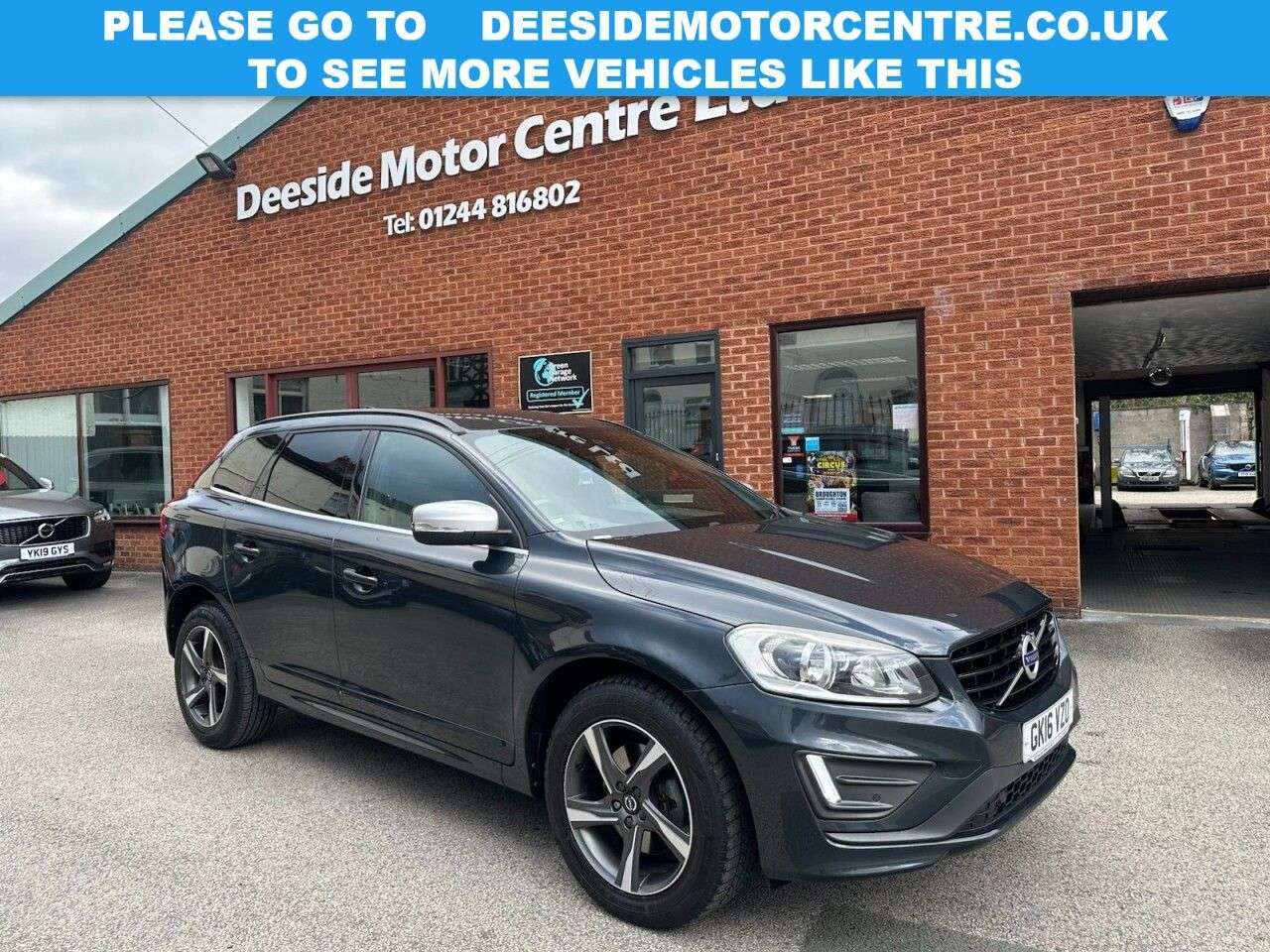 A 2016 VOLVO XC60 2.0 D4 R-Design Nav SUV 5dr Diesel Auto Euro 6 (s/s) (190 ps) Front and rea A 2016 VOLVO XC60 2.0 D4 R-Design Nav SUV 5dr Diesel Auto Euro 6 (s/s) (190 ps) Front and rea