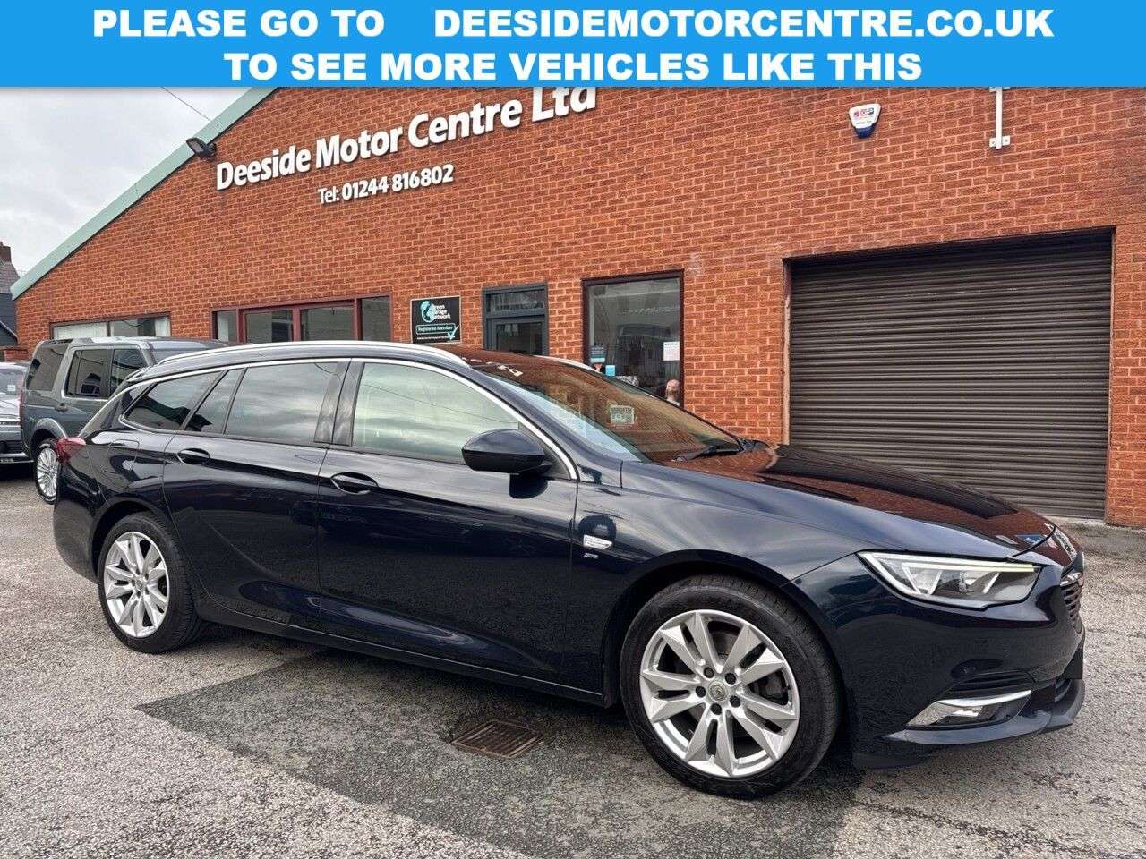 A 2018 VAUXHALL INSIGNIA 2.0 Turbo D BlueInjection SRi Nav Sports Tourer 5dr Diesel Manual Euro 6 (s A 2018 VAUXHALL INSIGNIA 2.0 Turbo D BlueInjection SRi Nav Sports Tourer 5dr Diesel Manual Euro 6 (s
