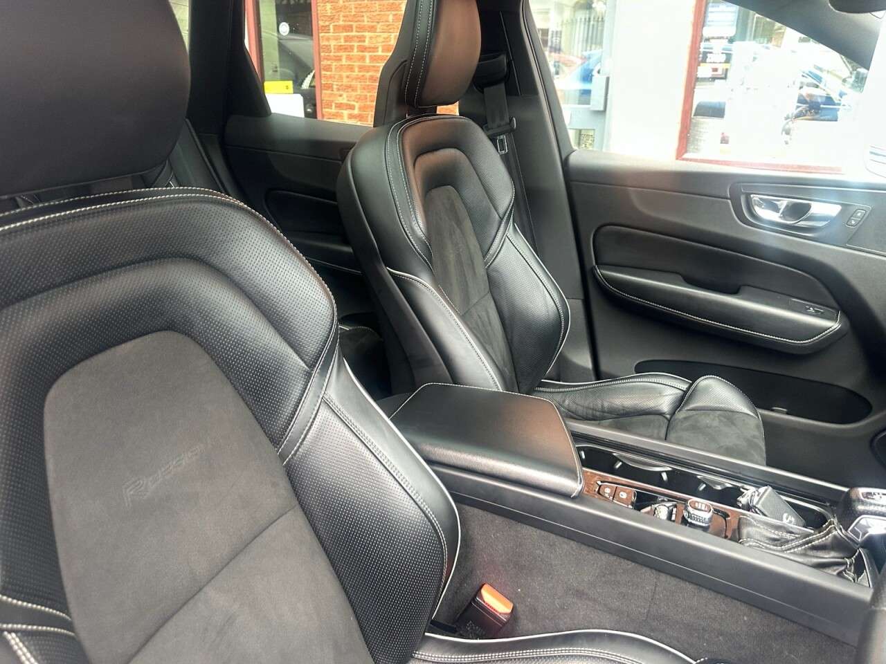 2017 VOLVO XC60 2017 VOLVO XC60