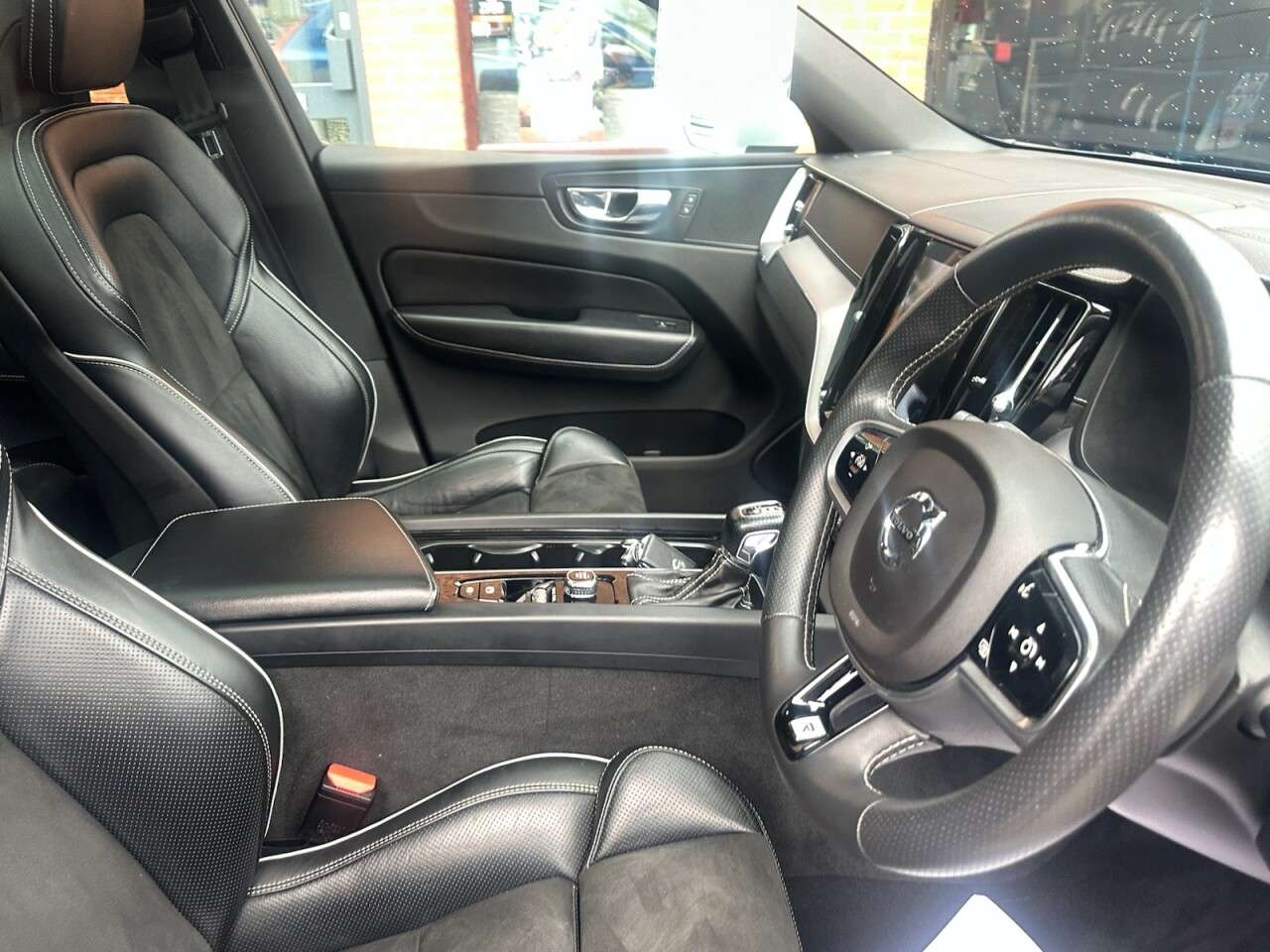 2017 VOLVO XC60 2017 VOLVO XC60