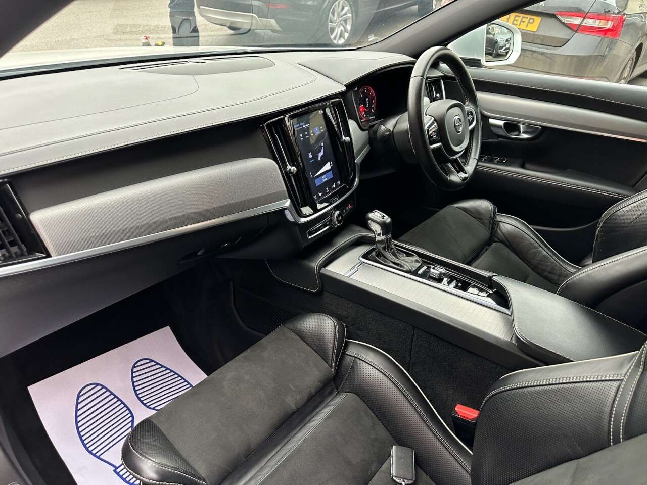 2019 VOLVO V90 2019 VOLVO V90