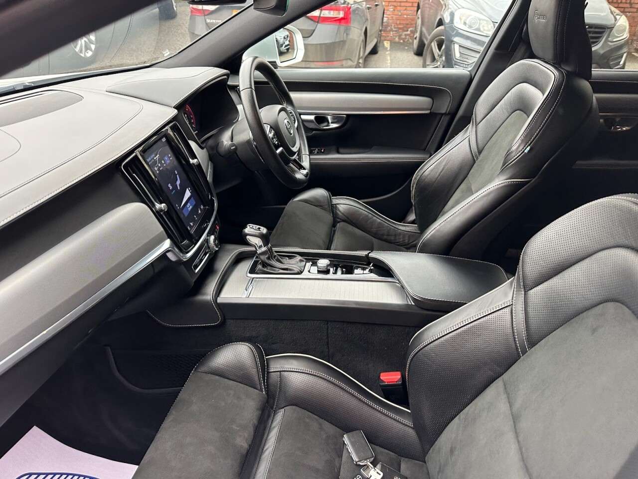 2019 VOLVO V90 2019 VOLVO V90