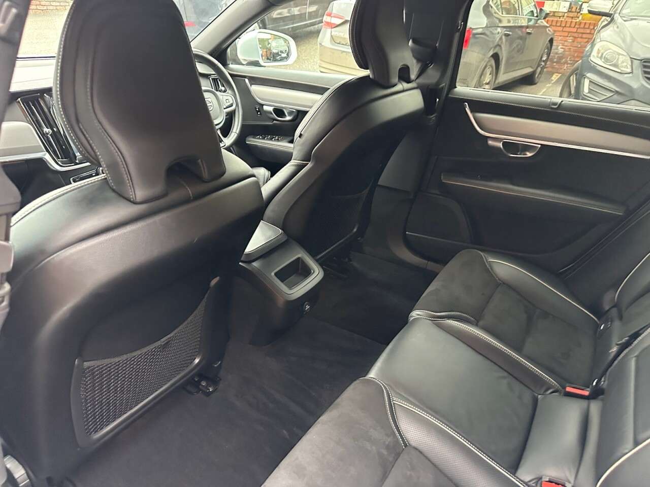 2019 VOLVO V90 2019 VOLVO V90