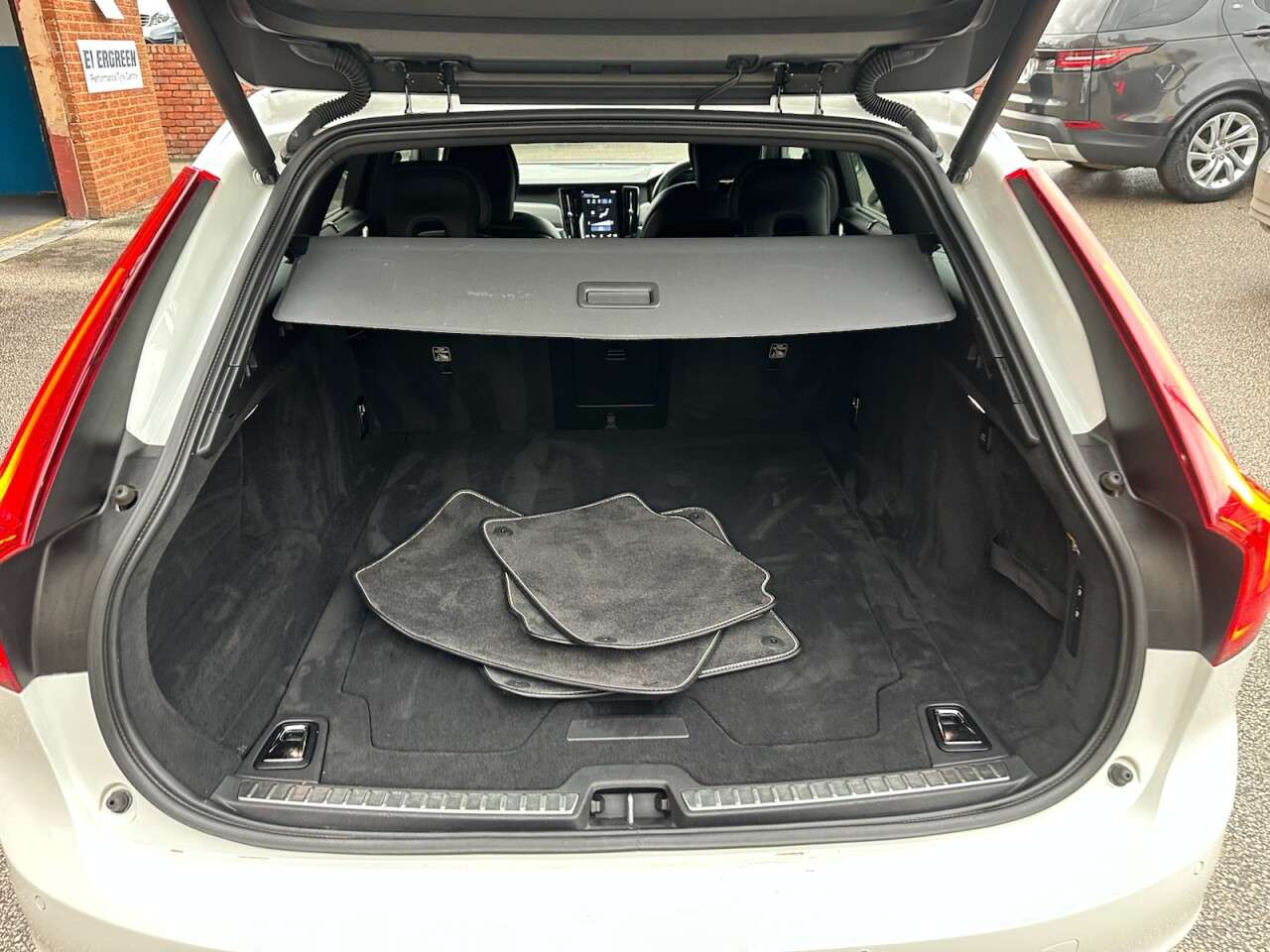 2019 VOLVO V90 2019 VOLVO V90