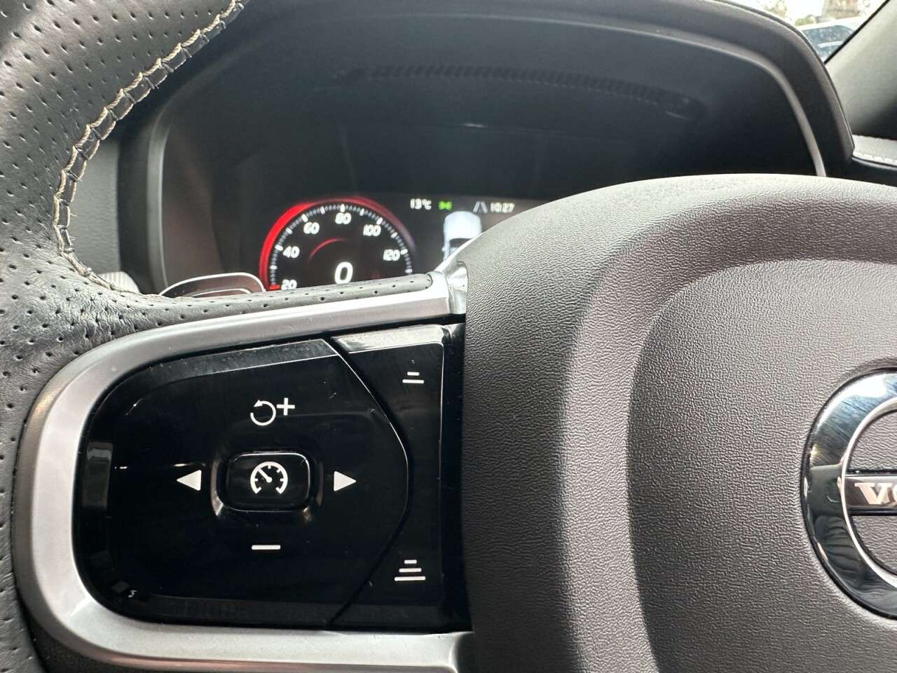 2019 VOLVO V90 2019 VOLVO V90