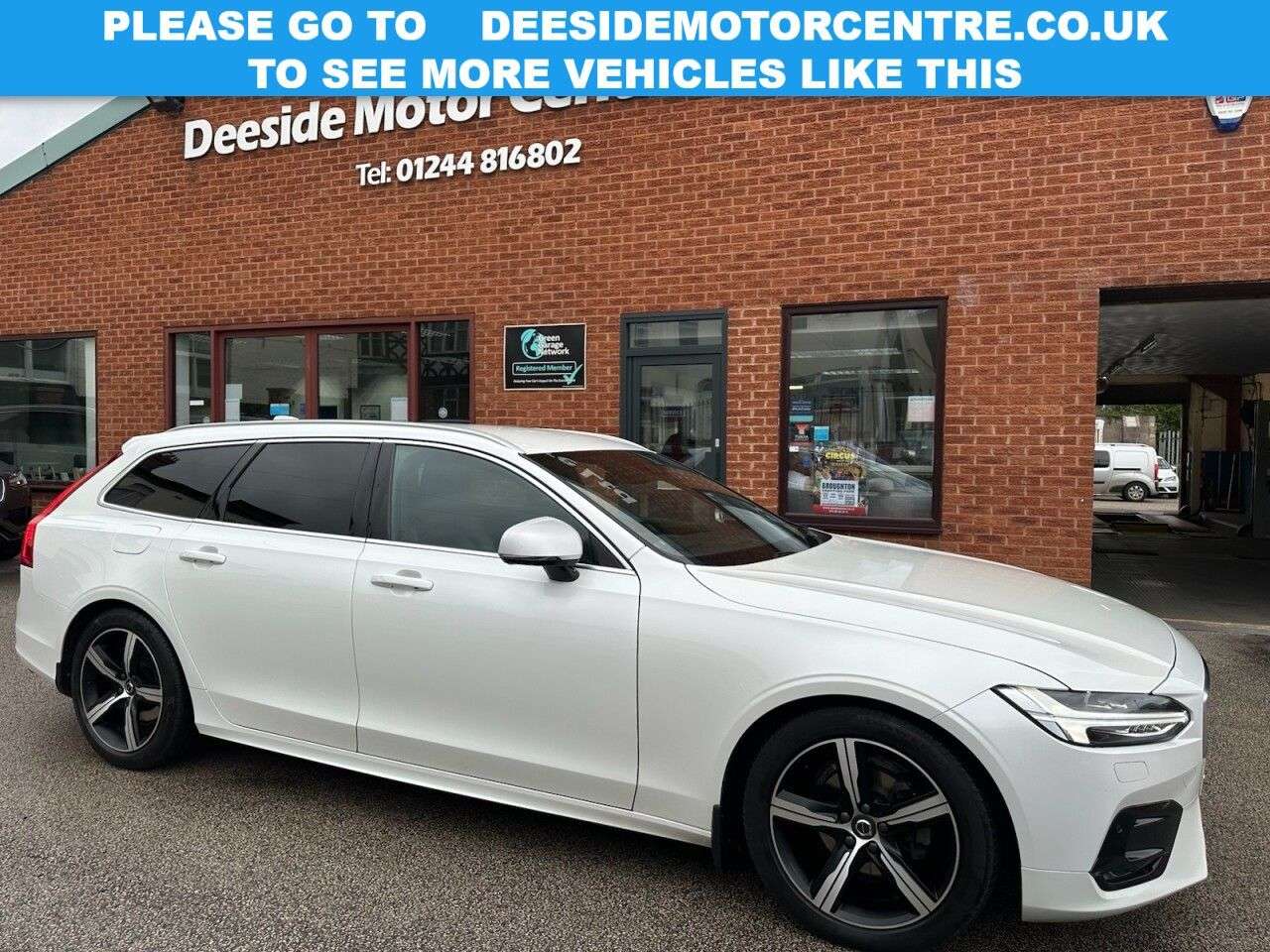 A 2019 VOLVO V90 2.0 D4 R-Design Estate 5dr Diesel Auto Euro 6 (s/s) (190 ps) A 2019 VOLVO V90 2.0 D4 R-Design Estate 5dr Diesel Auto Euro 6 (s/s) (190 ps)
