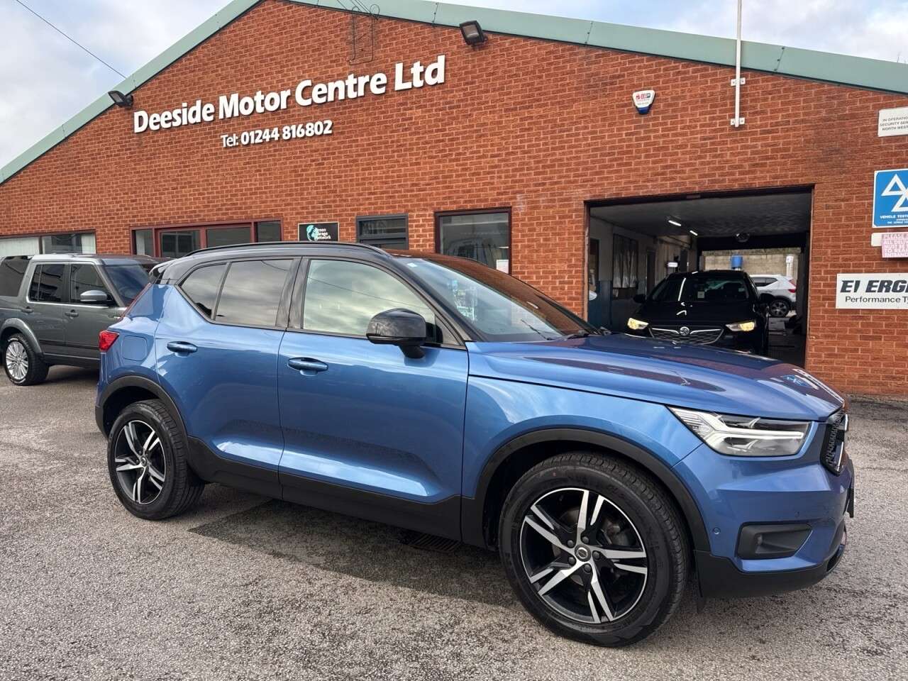 A 2020 VOLVO XC40 1.5 T3 R-Design SUV 5dr Petrol Auto Euro 6 (s/s) (163 ps) 360 Degree camera A 2020 VOLVO XC40 1.5 T3 R-Design SUV 5dr Petrol Auto Euro 6 (s/s) (163 ps) 360 Degree camera