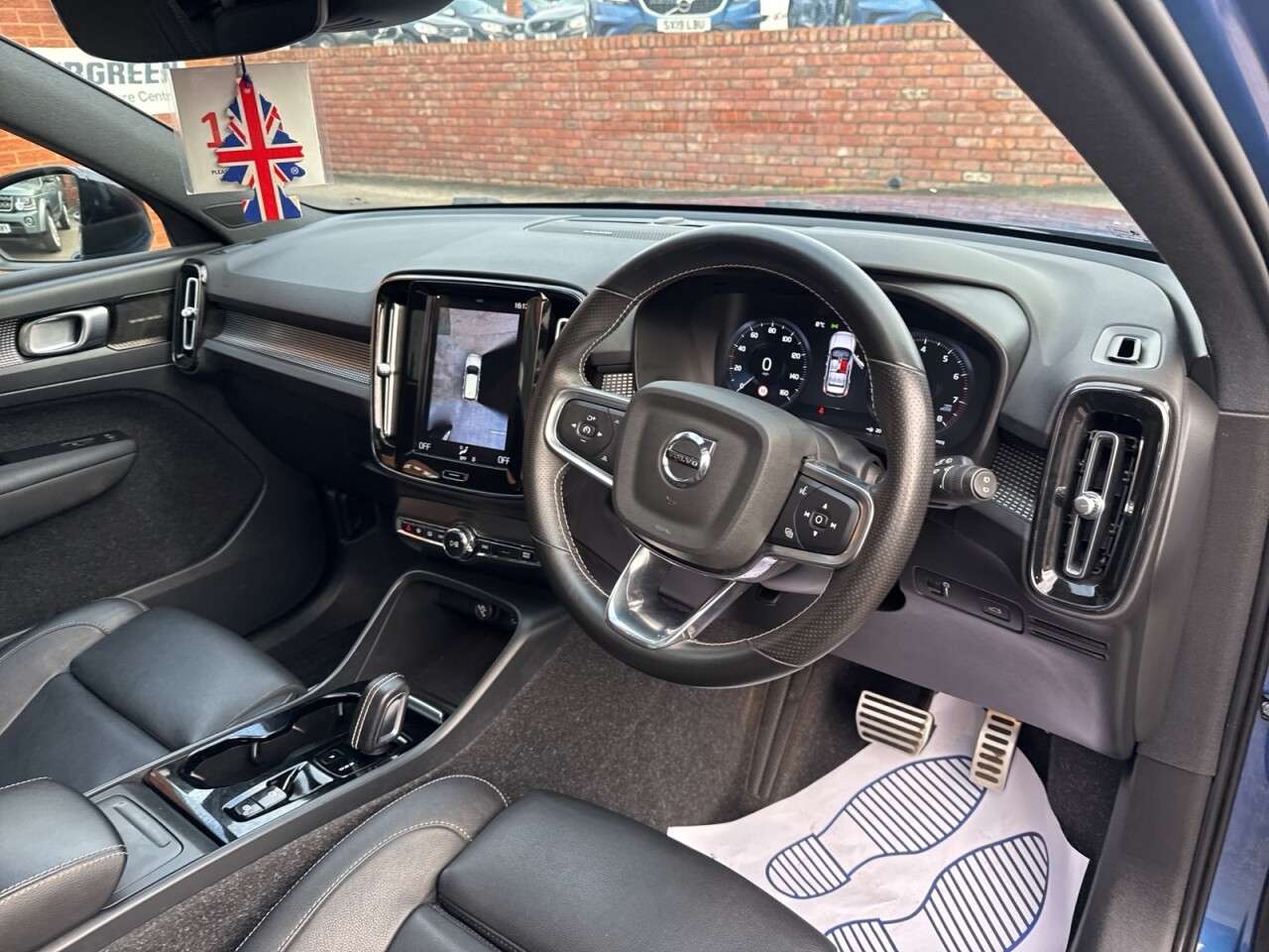 2020 VOLVO XC40 2020 VOLVO XC40