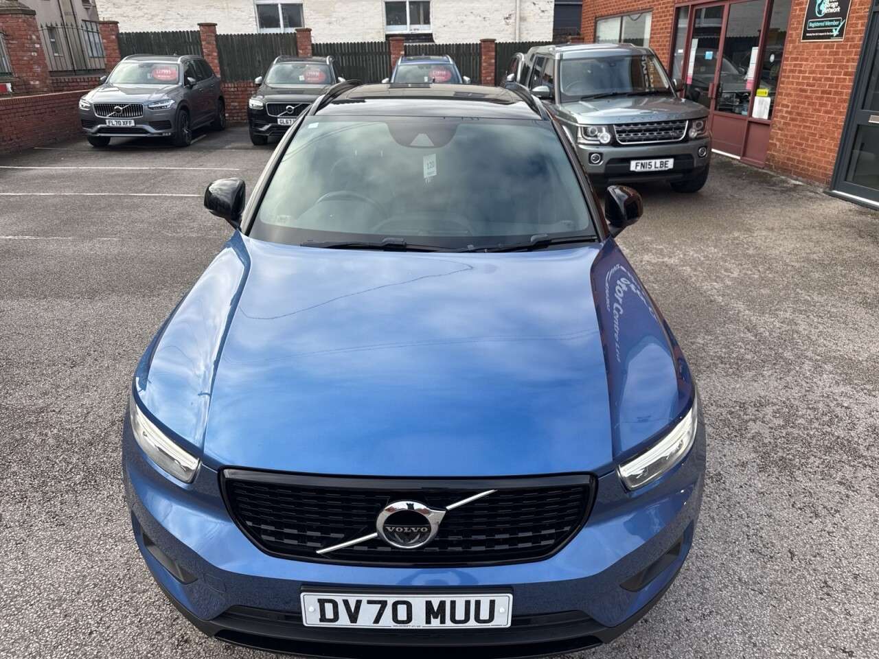 2020 VOLVO XC40 2020 VOLVO XC40