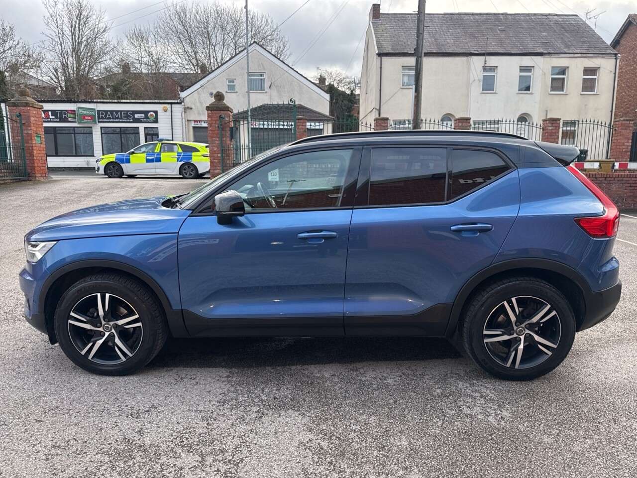 2020 VOLVO XC40 2020 VOLVO XC40