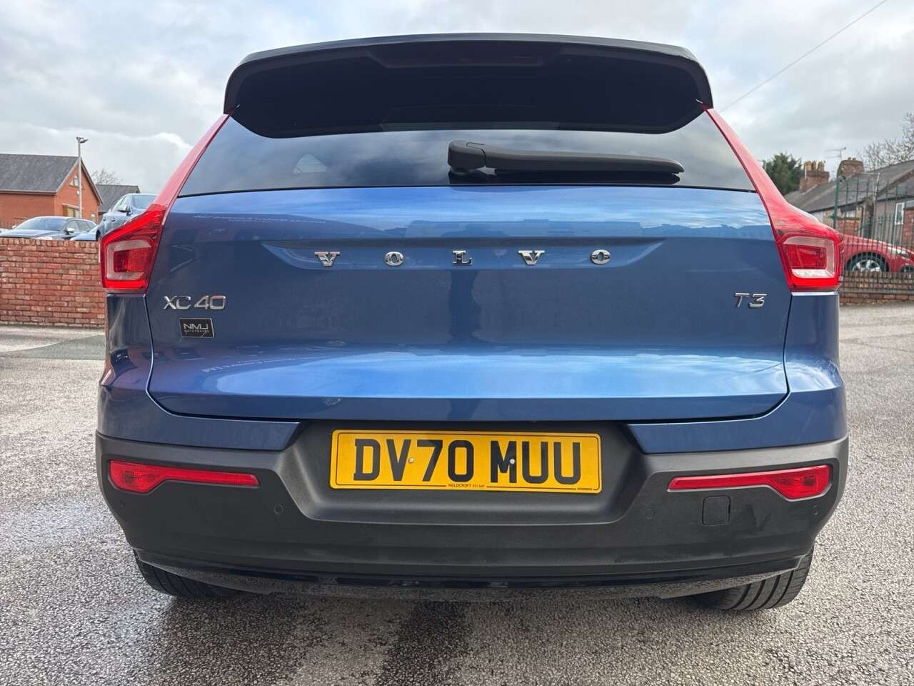 2020 VOLVO XC40 2020 VOLVO XC40