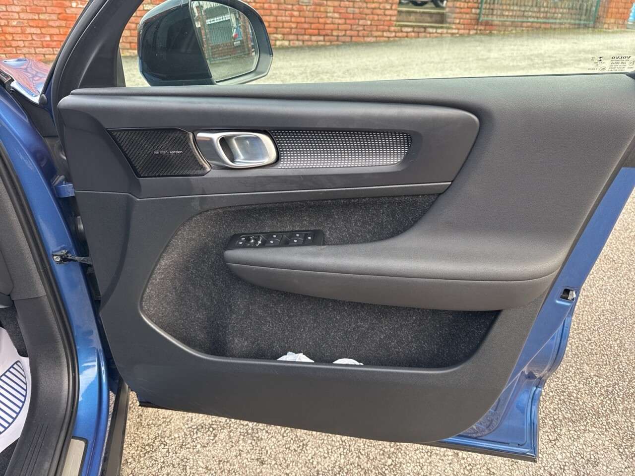 2020 VOLVO XC40 2020 VOLVO XC40