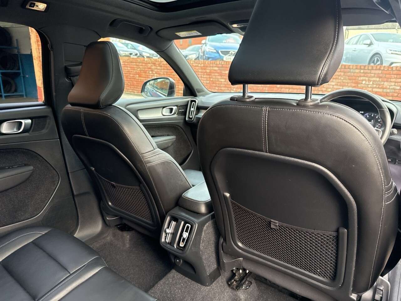 2020 VOLVO XC40 2020 VOLVO XC40