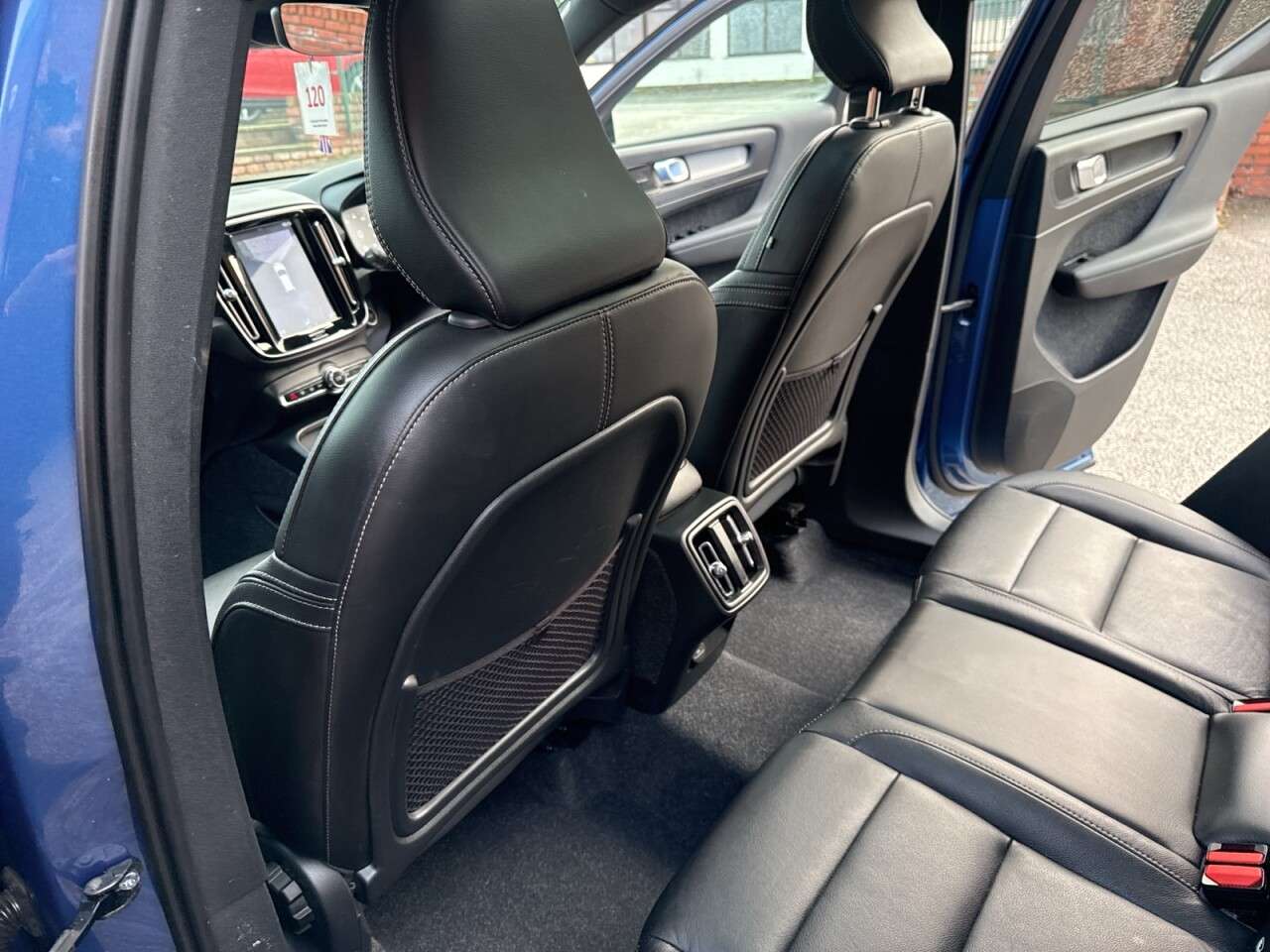 2020 VOLVO XC40 2020 VOLVO XC40