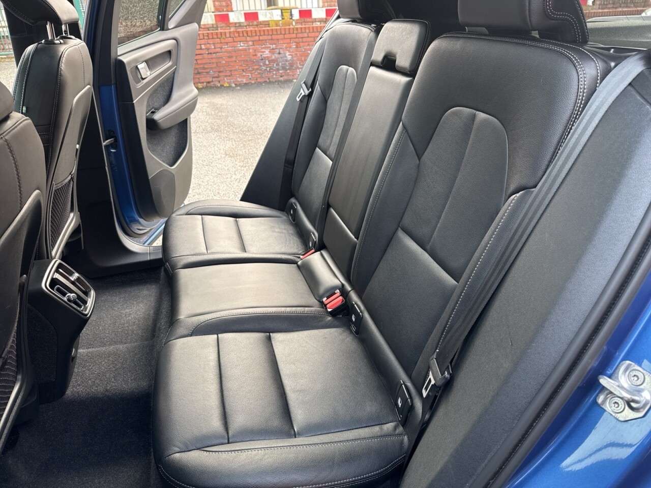 2020 VOLVO XC40 2020 VOLVO XC40