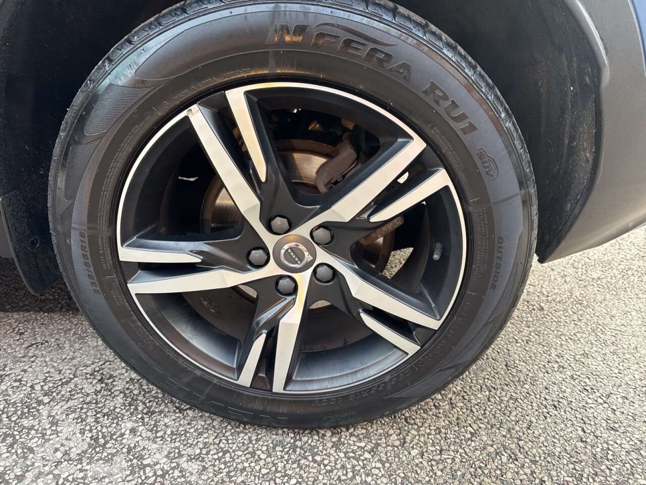 2020 VOLVO XC40 2020 VOLVO XC40