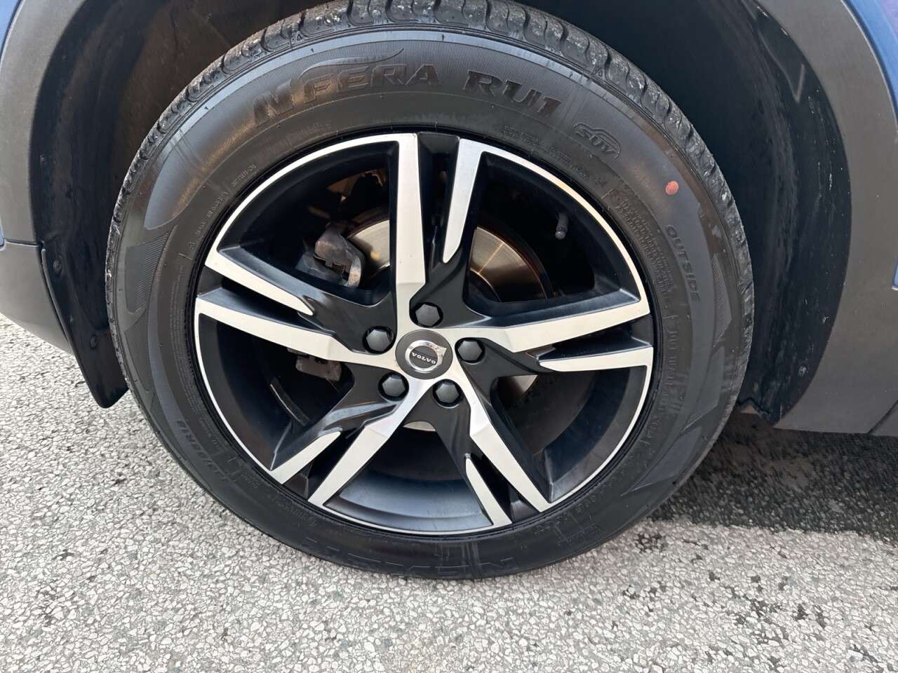 2020 VOLVO XC40 2020 VOLVO XC40